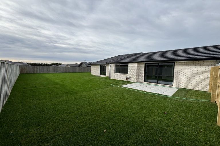 Photo of property in 15 Merino Crescent, Amberley, 7410