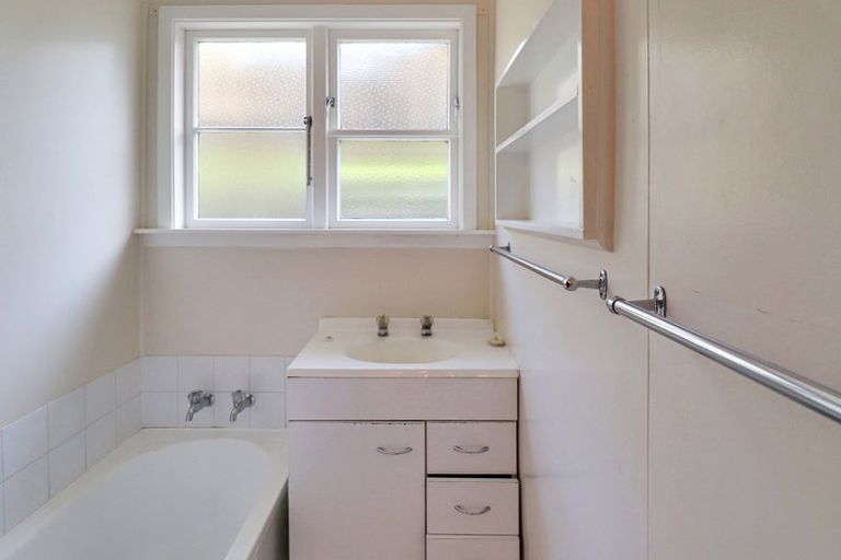 Photo of property in 40 Hathaway Avenue, Karori, Wellington, 6012