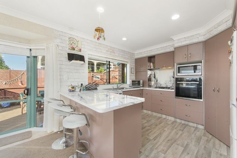 Photo of property in 6 Maddison Place, Welcome Bay, Tauranga, 3112