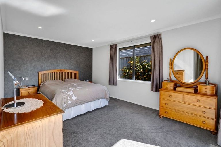 Photo of property in 9 Huetu Place, Bell Block, New Plymouth, 4312