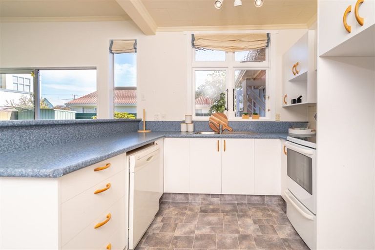 Photo of property in 62 Royal Crescent, Saint Kilda, Dunedin, 9012