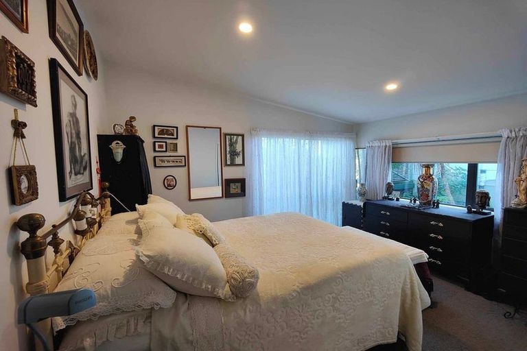 Photo of property in 91 Archmillen Avenue, Pakuranga Heights, Auckland, 2010