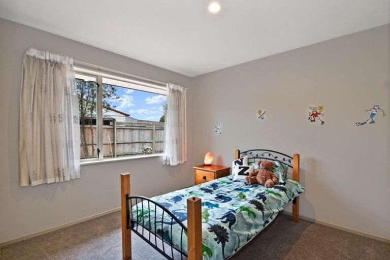 Photo of property in 7a Sequoia Place, Parklands, Christchurch, 8083