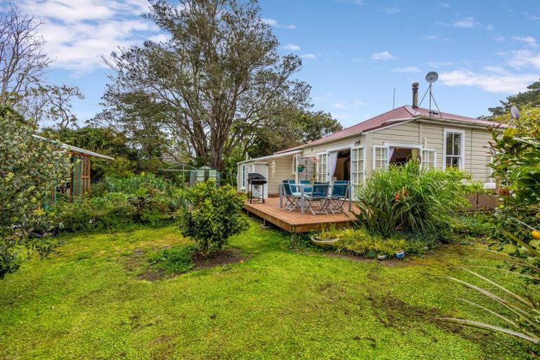 Photo of property in 840 Pukearuhe Road, Waiiti, Urenui, 4377