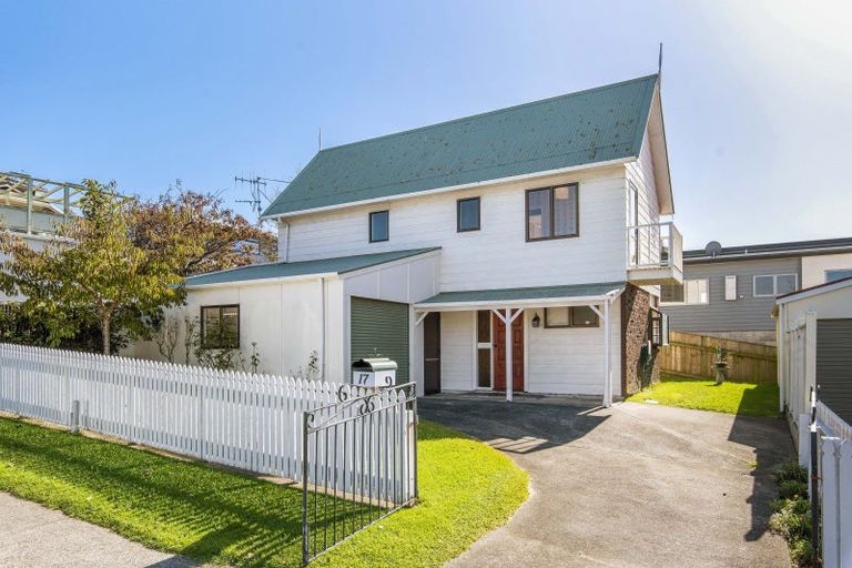 Photo of property in 17 Howell Road, Paraparaumu Beach, Paraparaumu, 5032