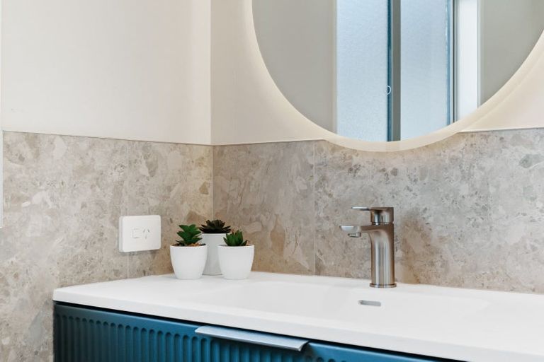 Photo of property in 30 Waenga Drive, Cromwell, 9310