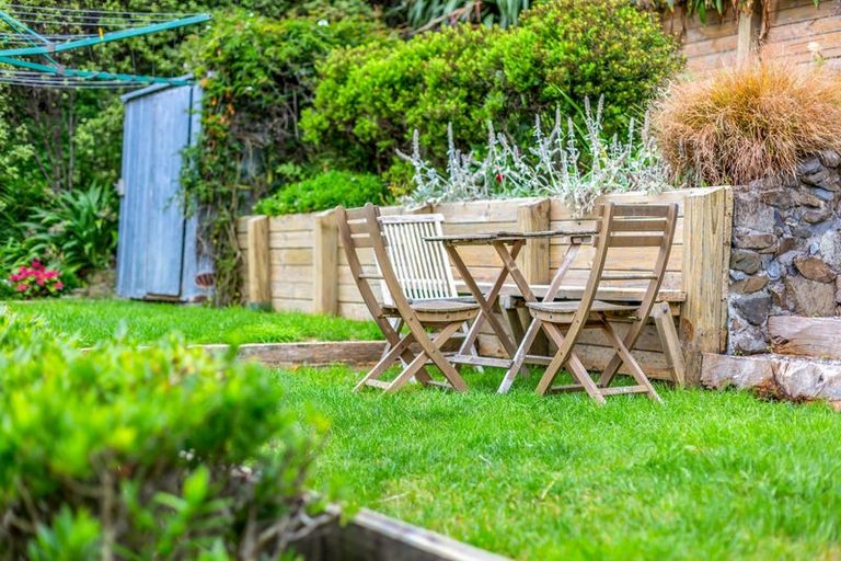 Photo of property in 107 Houghton Bay Road, Houghton Bay, Wellington, 6023