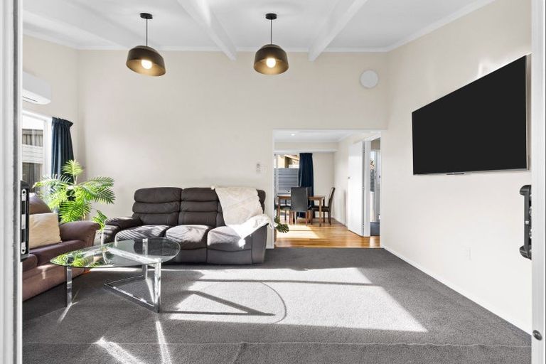 Photo of property in 6 Waltham Court, Cloverlea, Palmerston North, 4412