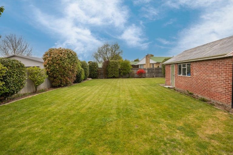Photo of property in 8 Roslyn Avenue, Mairehau, Christchurch, 8052