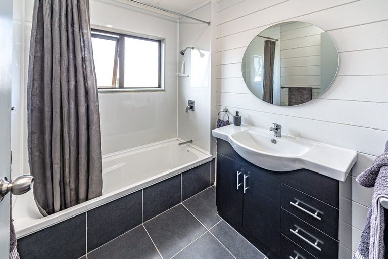 Photo of property in 110 Hinau Street, Castlecliff, Whanganui, 4501