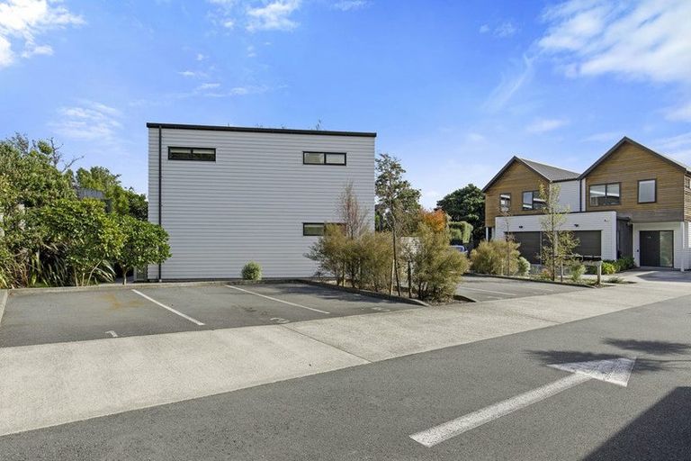 Photo of property in 5 Glen Evans Crescent, Fairfield, Lower Hutt, 5011