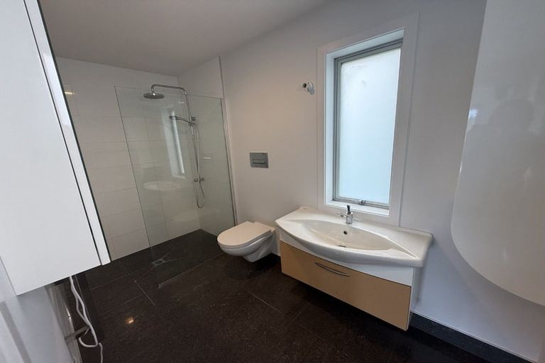 Photo of property in 18 Zita Avenue, Matakatia, Whangaparaoa, 0930