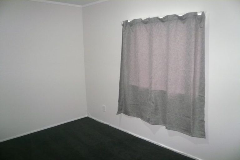 Photo of property in 43 Edmonton Road, Henderson, Auckland, 0612