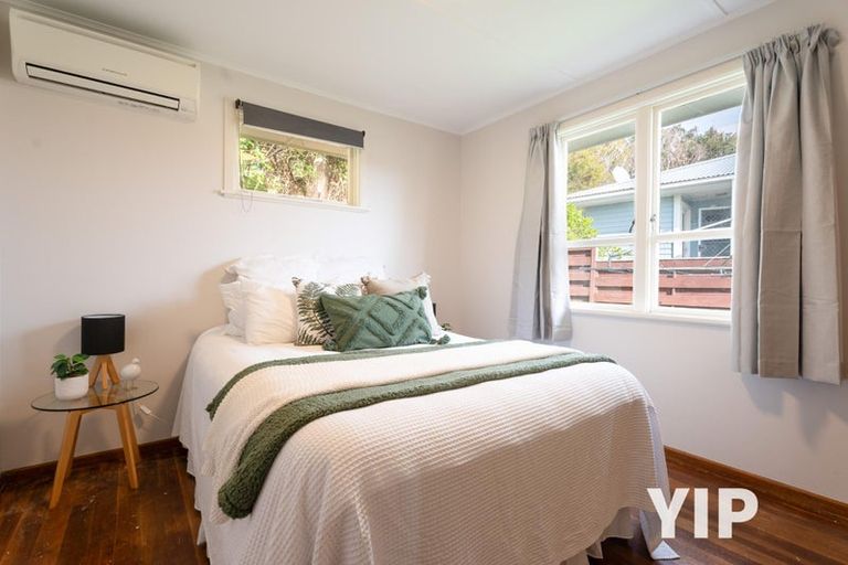 Photo of property in 1 Beazley Avenue, Paparangi, Wellington, 6037