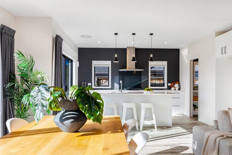 Photo of property in 17 Papa Orchard Drive, Kumeu, 0810