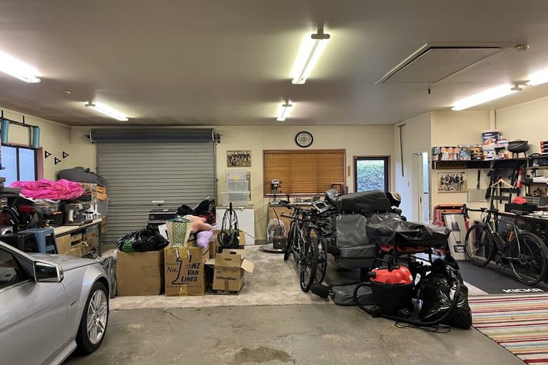 Photo of property in 39 Abby Road, Fitzherbert, Palmerston North, 4410