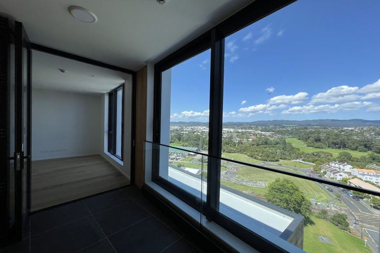Photo of property in 1 Buscomb Avenue, Henderson, Auckland, 0610