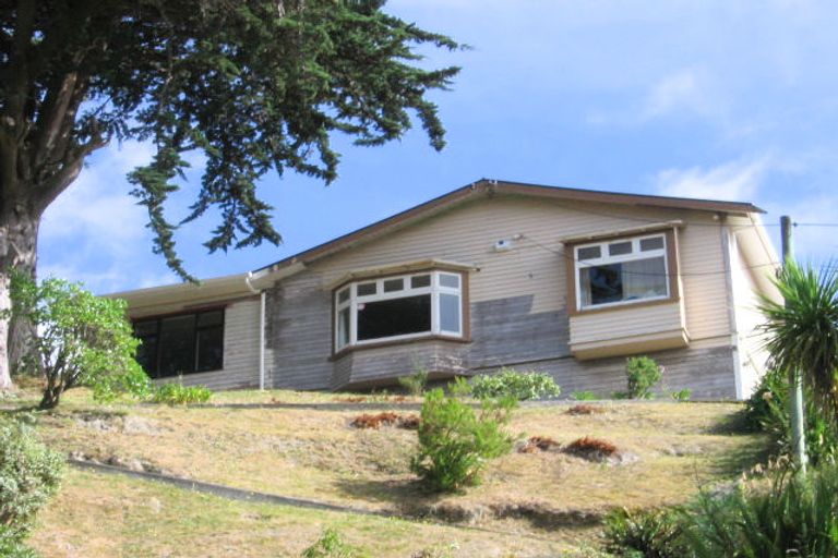 Photo of property in 2 Severn Street, Island Bay, Wellington, 6023