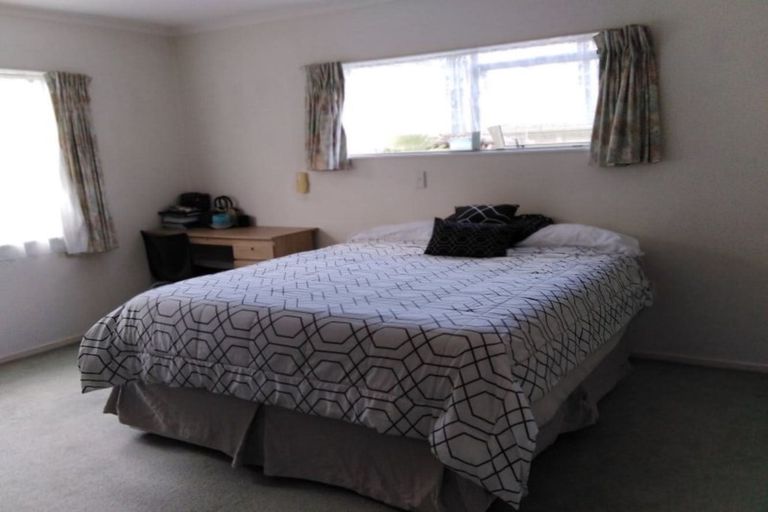 Photo of property in 16 Stewart Gibson Place, Manurewa, Auckland, 2105