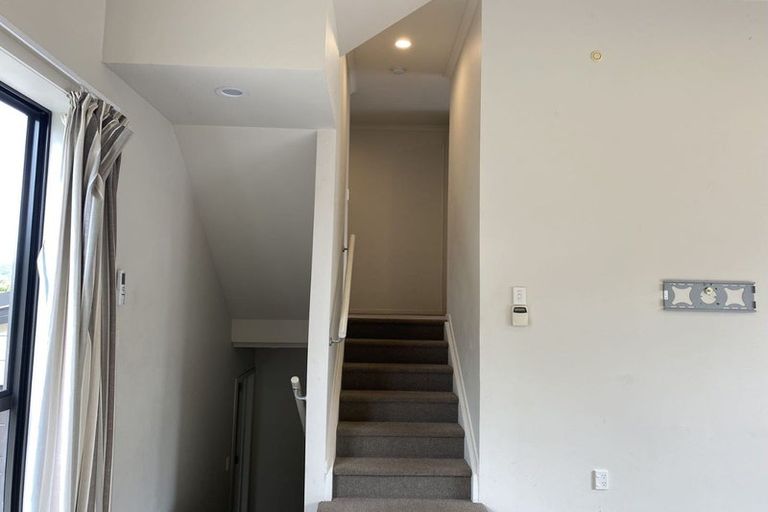 Photo of property in 2/2 Swan Hill Drive, Glen Eden, Auckland, 0602