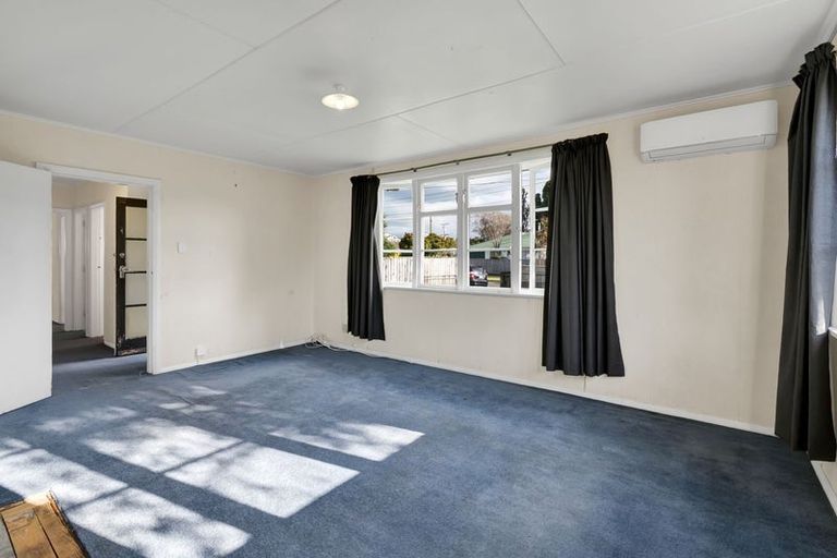 Photo of property in 21 Miro Street, Merrilands, New Plymouth, 4312