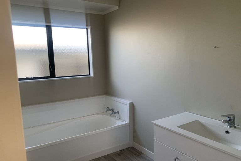 Photo of property in 2 Inverness Avenue, Hamilton East, Hamilton, 3216