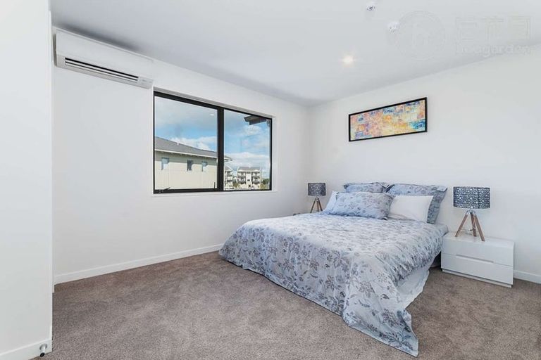 Photo of property in 5 Lilac Lane, Oteha, Auckland, 0632