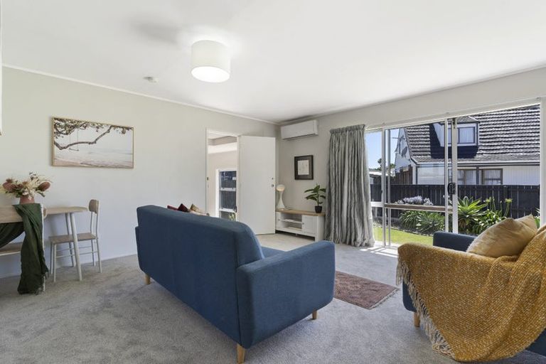 Photo of property in 3/16 Helms Place, Manurewa, Auckland, 2102