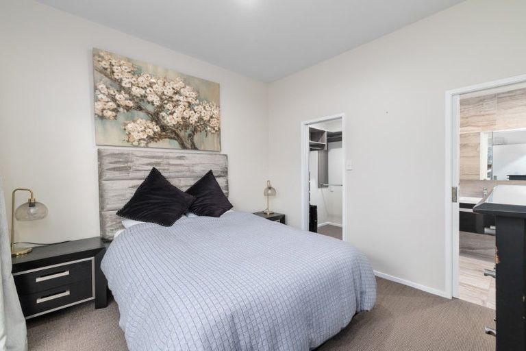 Photo of property in 2 Cannon Hill Crescent, Mount Pleasant, Christchurch, 8081