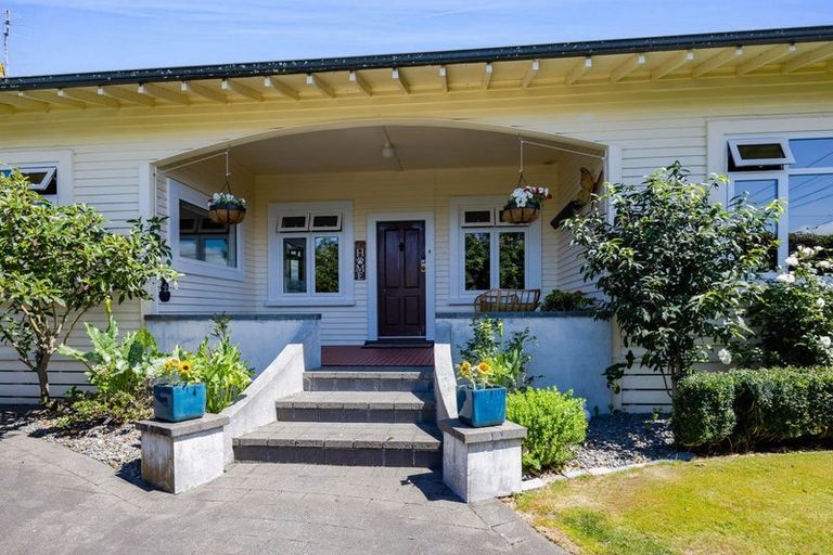 Photo of property in 187 South Road, Hawera, 4610