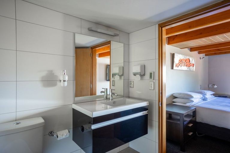 Photo of property in 108 Hallenstein Street, Queenstown, 9300