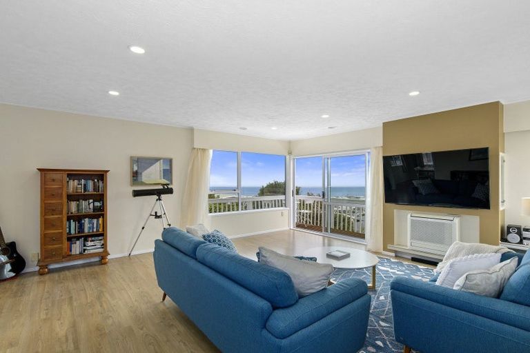 Photo of property in 42 Mulberry Street, Maungaraki, Lower Hutt, 5010