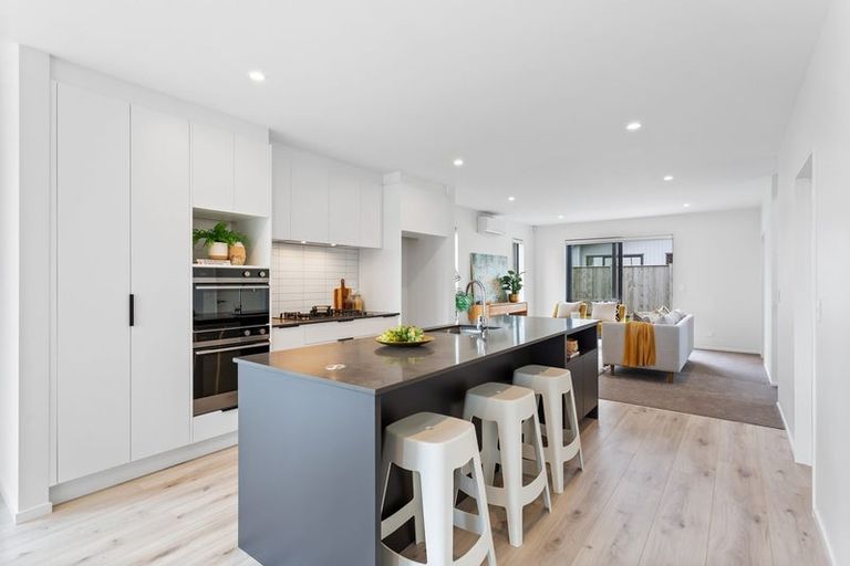 Photo of property in 30 Park Green Avenue, Rosehill, Papakura, 2113