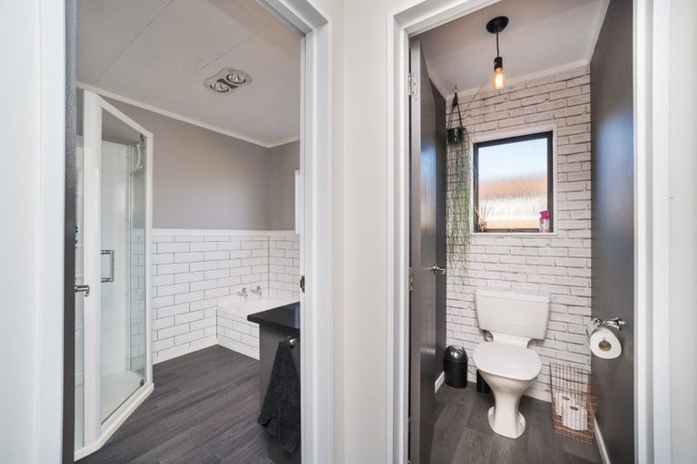 Photo of property in 53 Geraldine Crescent, Cloverlea, Palmerston North, 4412