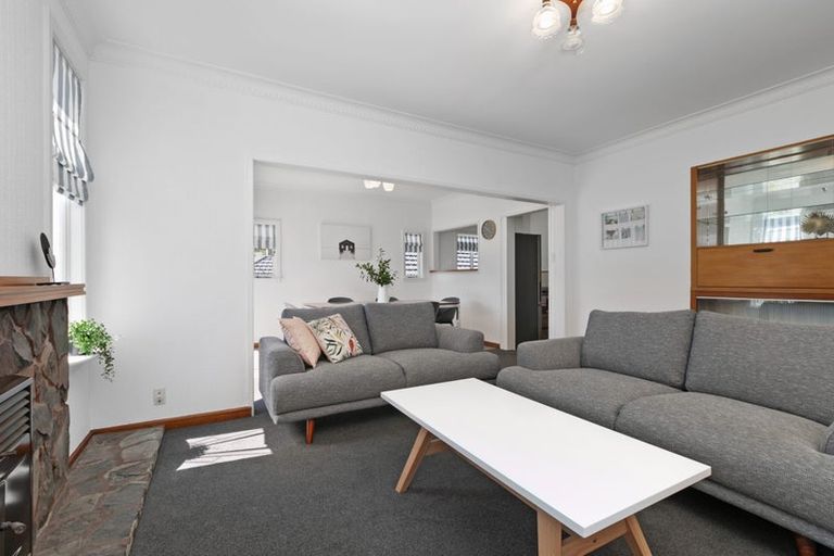 Photo of property in 4 Pitau Road, Mount Maunganui, 3116