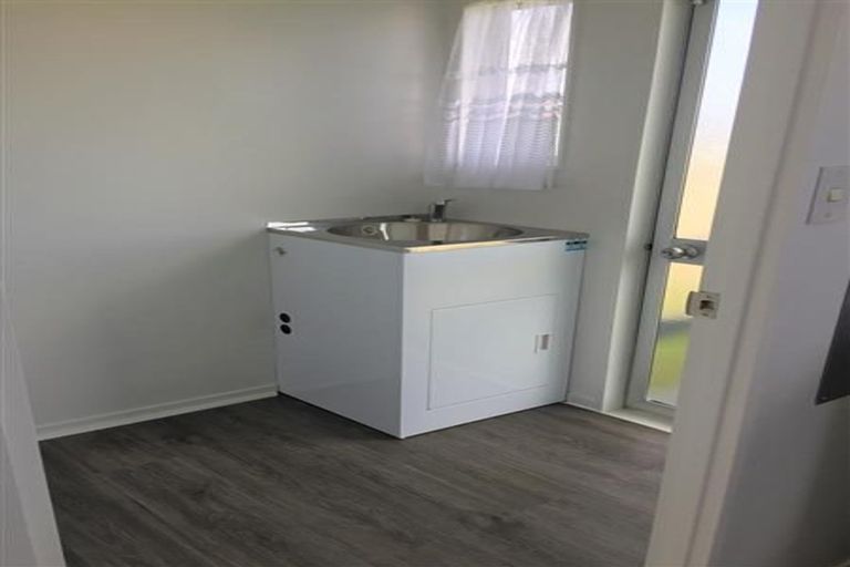 Photo of property in 2/119 Flat Bush Road, Clover Park, Auckland, 2023