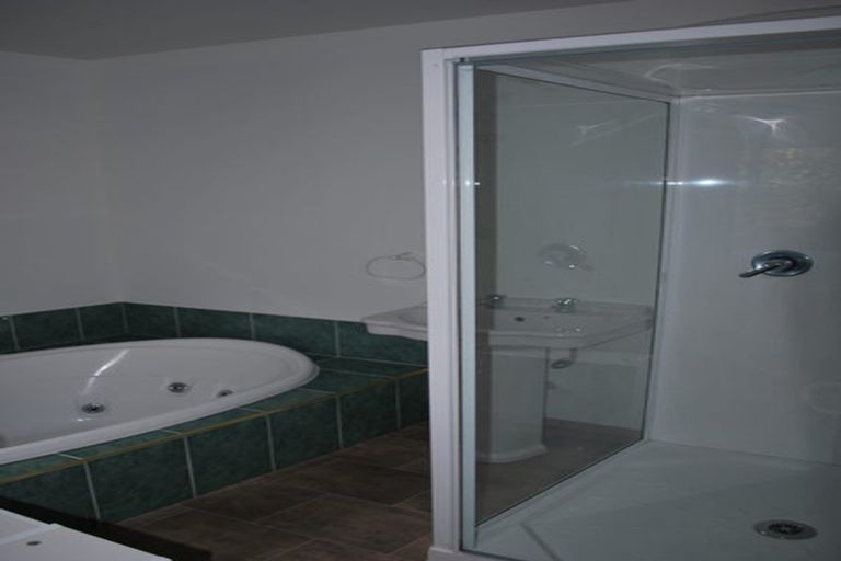 Photo of property in 140 Fernhill Road, Fernhill, Queenstown, 9300