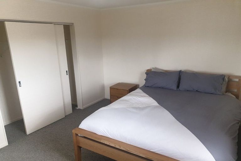 Photo of property in 136 Queens Drive, Lyall Bay, Wellington, 6022