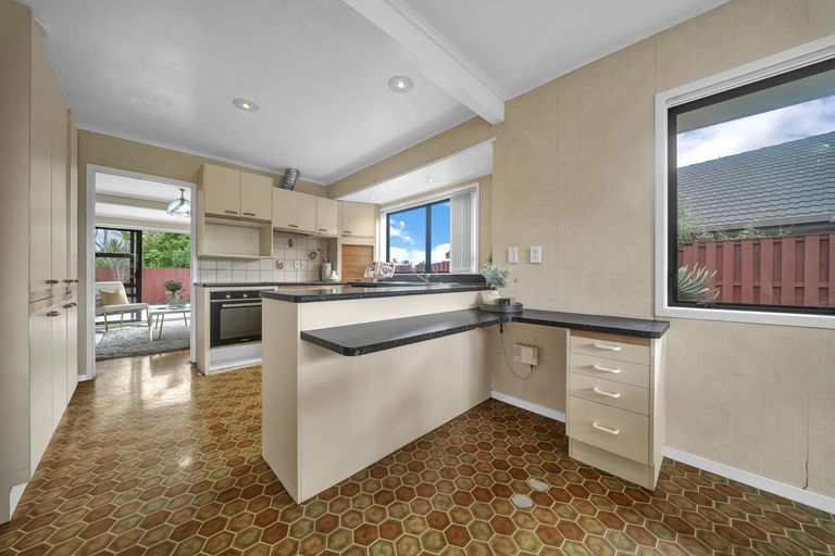 Photo of property in 16 Westholm Way, Pahurehure, Papakura, 2113