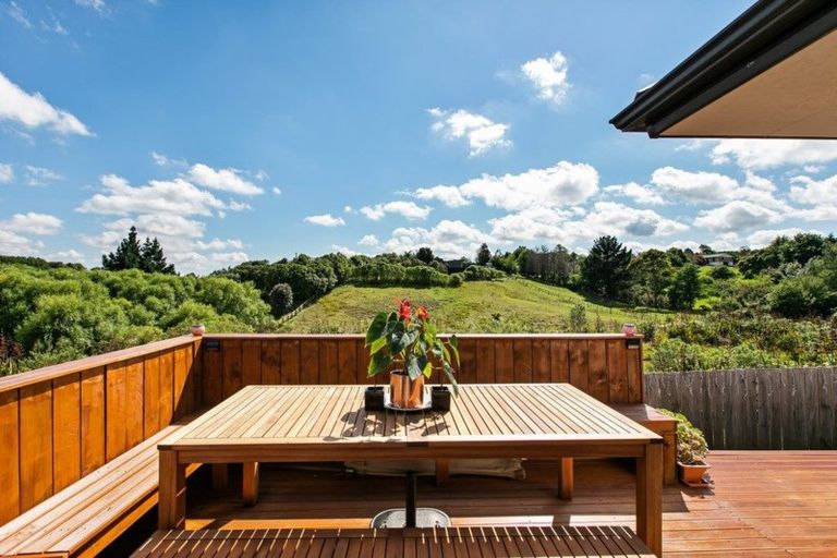 Photo of property in 121 Keri Vista Rise, Papakura, 2110