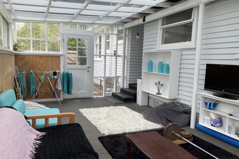 Photo of property in 5 Faris Crescent, Wainuiomata, Lower Hutt, 5014