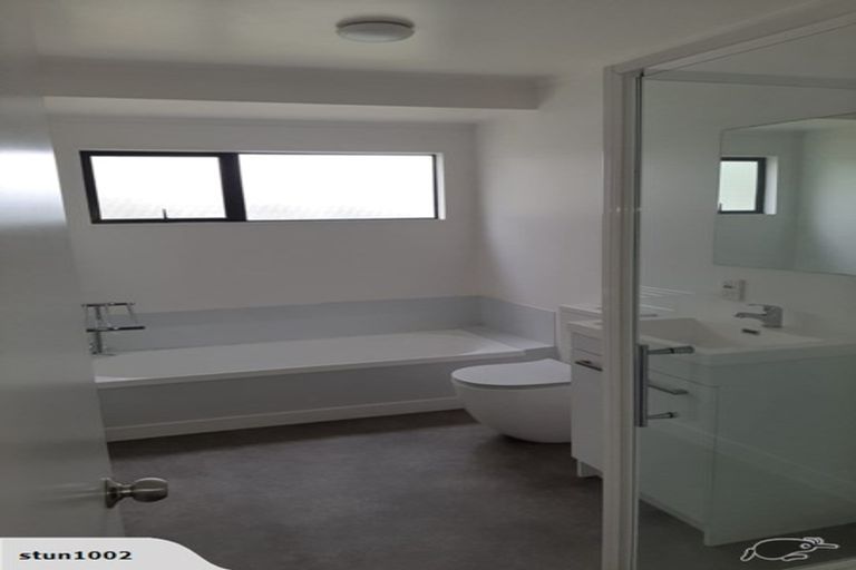 Photo of property in 18 Ardkeen Place, East Tamaki, Auckland, 2016