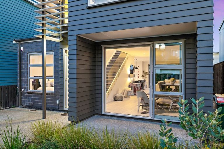 Photo of property in 19 Spotted Dove Road, Hobsonville, Auckland, 0616