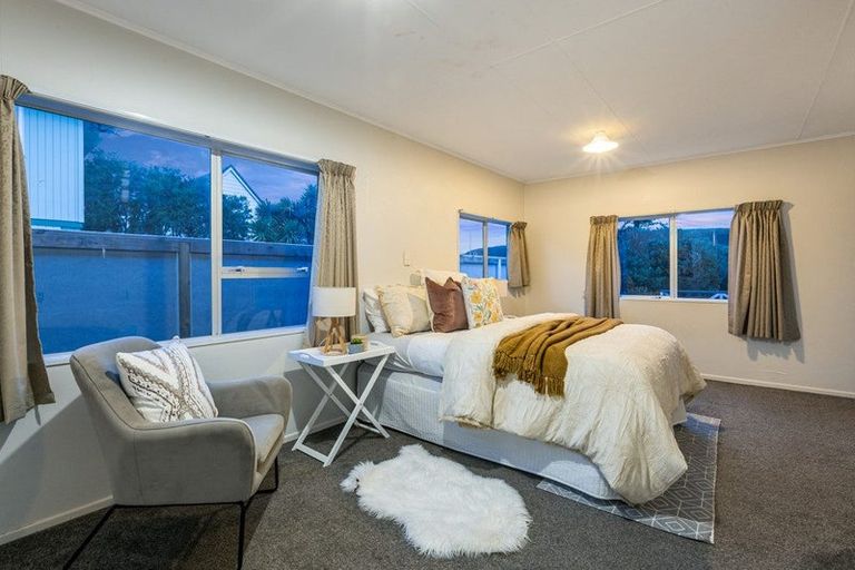 Photo of property in 2 Pascoe Avenue, Paremata, Porirua, 5026