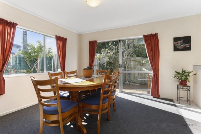 Photo of property in 1/83 Mcleod Road, Te Atatu South, Auckland, 0610