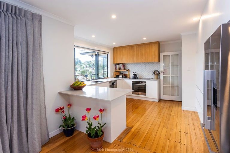 Photo of property in 18 Greenacres Street, Macandrew Bay, Dunedin, 9014