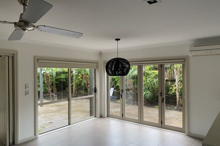 Photo of property in 58 English Oak Drive, Schnapper Rock, Auckland, 0632