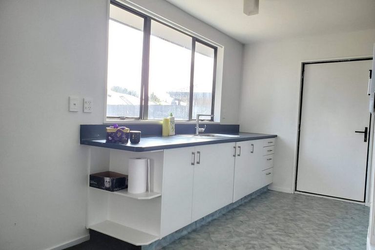 Photo of property in 5a Kawaka Street, Riccarton, Christchurch, 8041