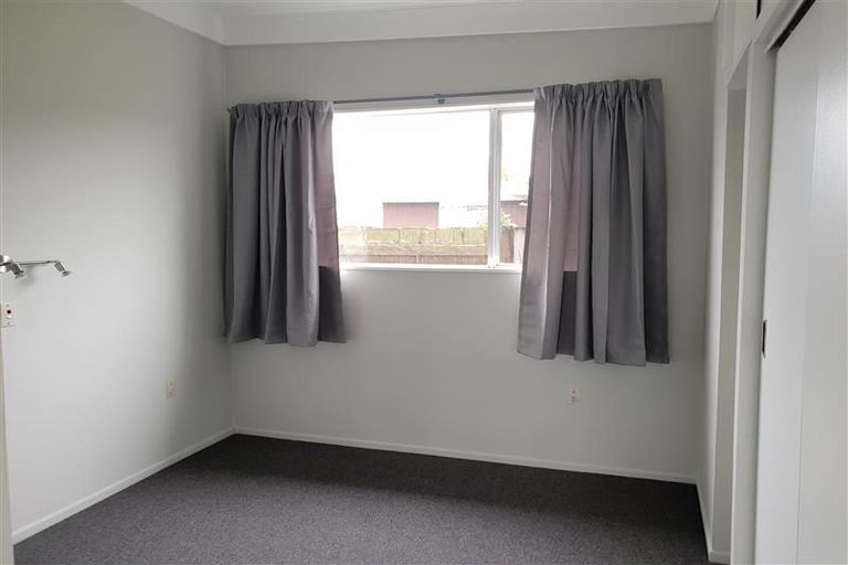 Photo of property in 6b Westhaven Grove, Takaro, Palmerston North, 4412