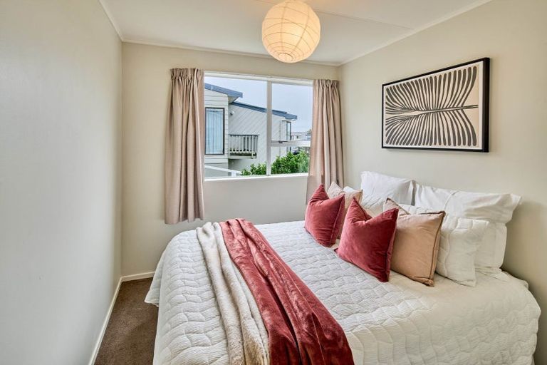 Photo of property in 61 Davidson Crescent, Tawa, Wellington, 5028